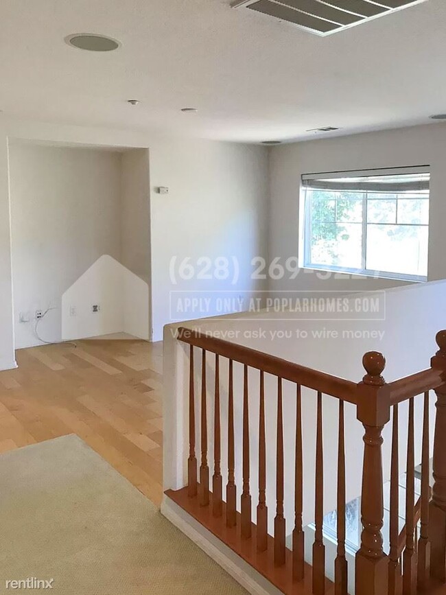Foto del edificio - 6 br, 3 bath House - 4812 Gregory Rd -