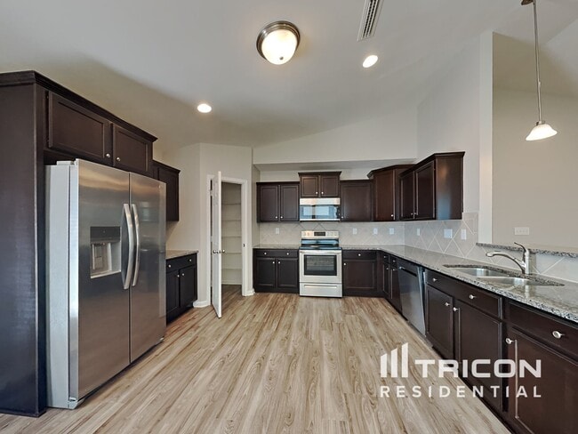 Building Photo - 922 Pointe Andrews Drive