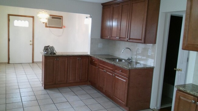 Building Photo - 138 Marsellus Pl