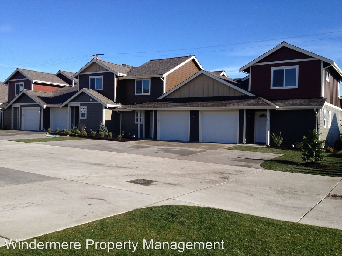 Foto principal - 616 Riverview Rd