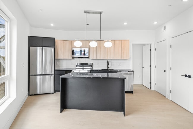 Photo - 2132 N 10th St Apartments