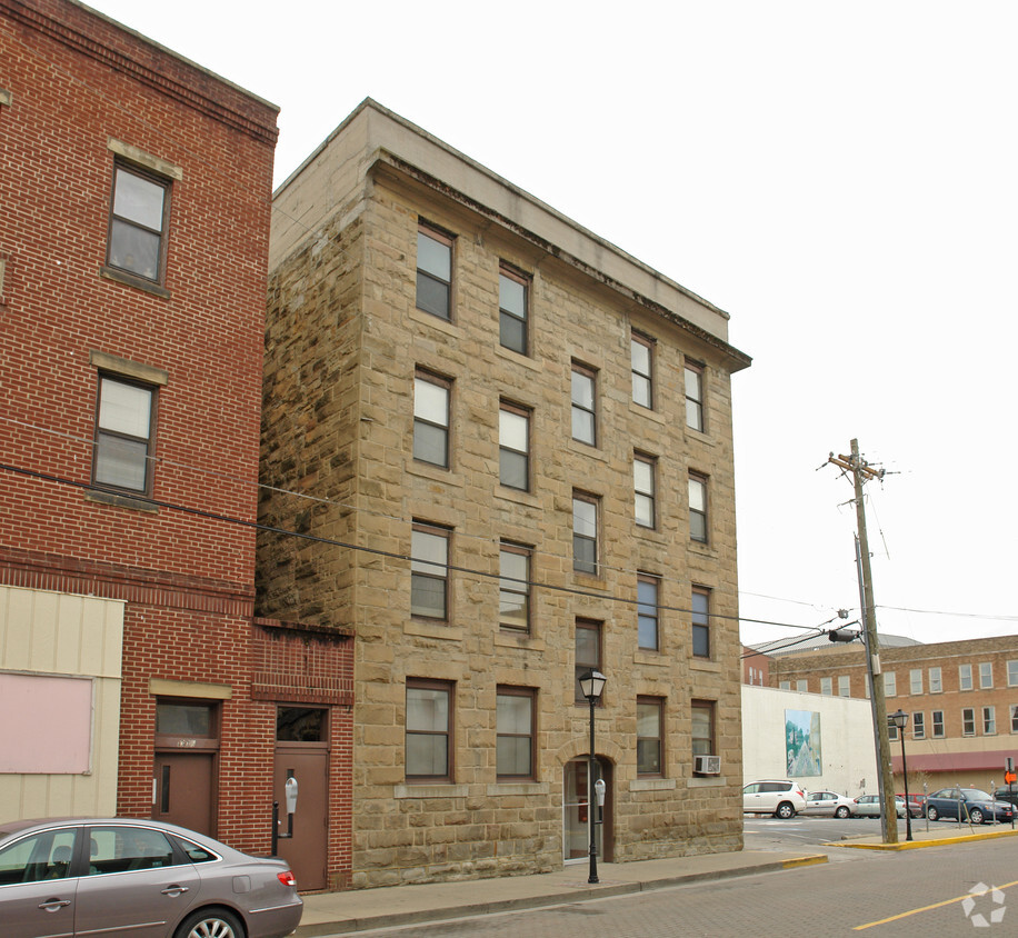 Building Photo - 128 S Heber St