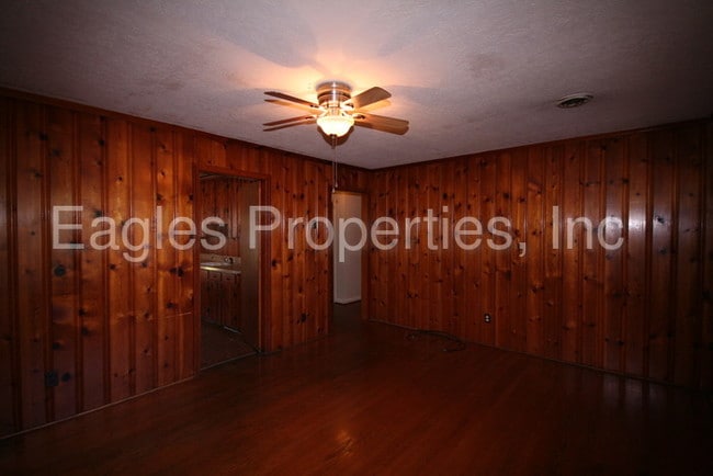 Building Photo - 419 Beech St