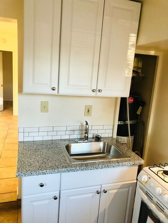 Building Photo - Downtown Anacapa Apartment - Must Drive-By!