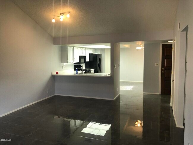 Building Photo - 730 W Sterling Pl