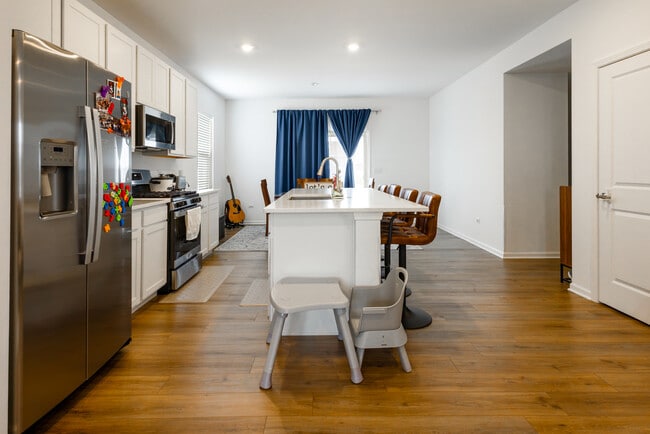 Foto del edificio - 1300 Kentwood Dr