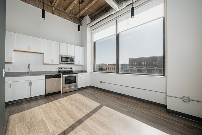 Interior Photo - Vera on Broad