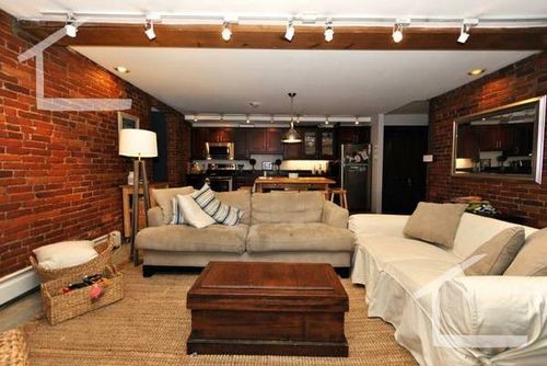 Foto del edificio - 1766 Beacon St