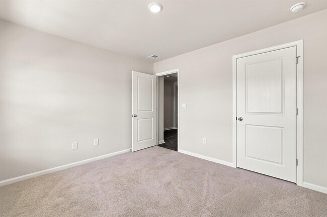 Building Photo - 208 Jeff Waters Cir