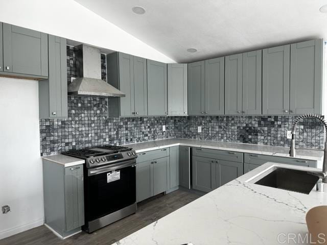 Building Photo - 2656 Wyandotte Ave