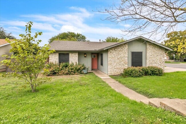Building Photo - 6100 Woodhue Dr