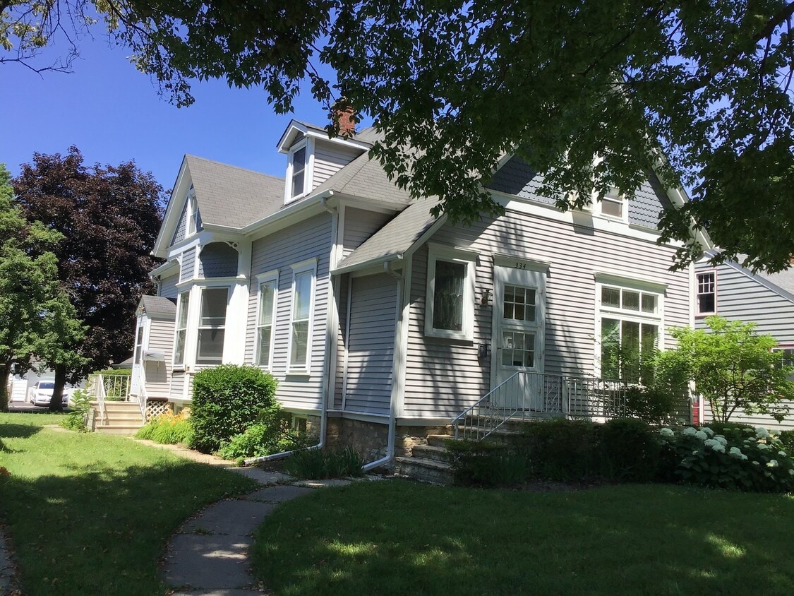 334 Arbor Ave, West Chicago, IL 60185 Townhome Rentals in West