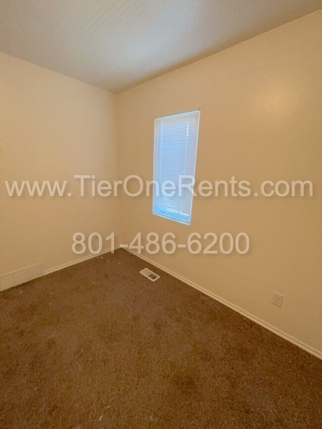 Foto del edificio - This property offers a NO DEPOSIT option a...