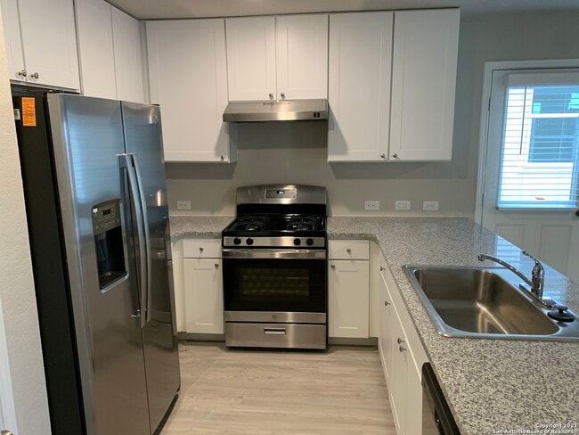 Building Photo - 10414 Seguin Chase