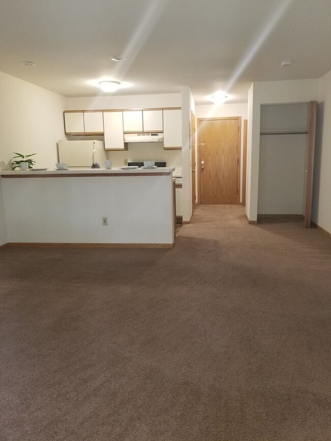 Building Photo - Cozy Studio Apartment