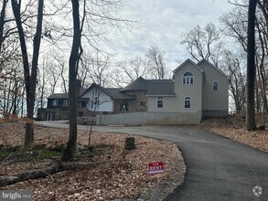 Building Photo - 1716 Horse Shoe Trail