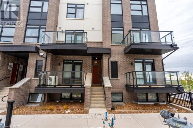 Building Photo - 1585 Rose Way