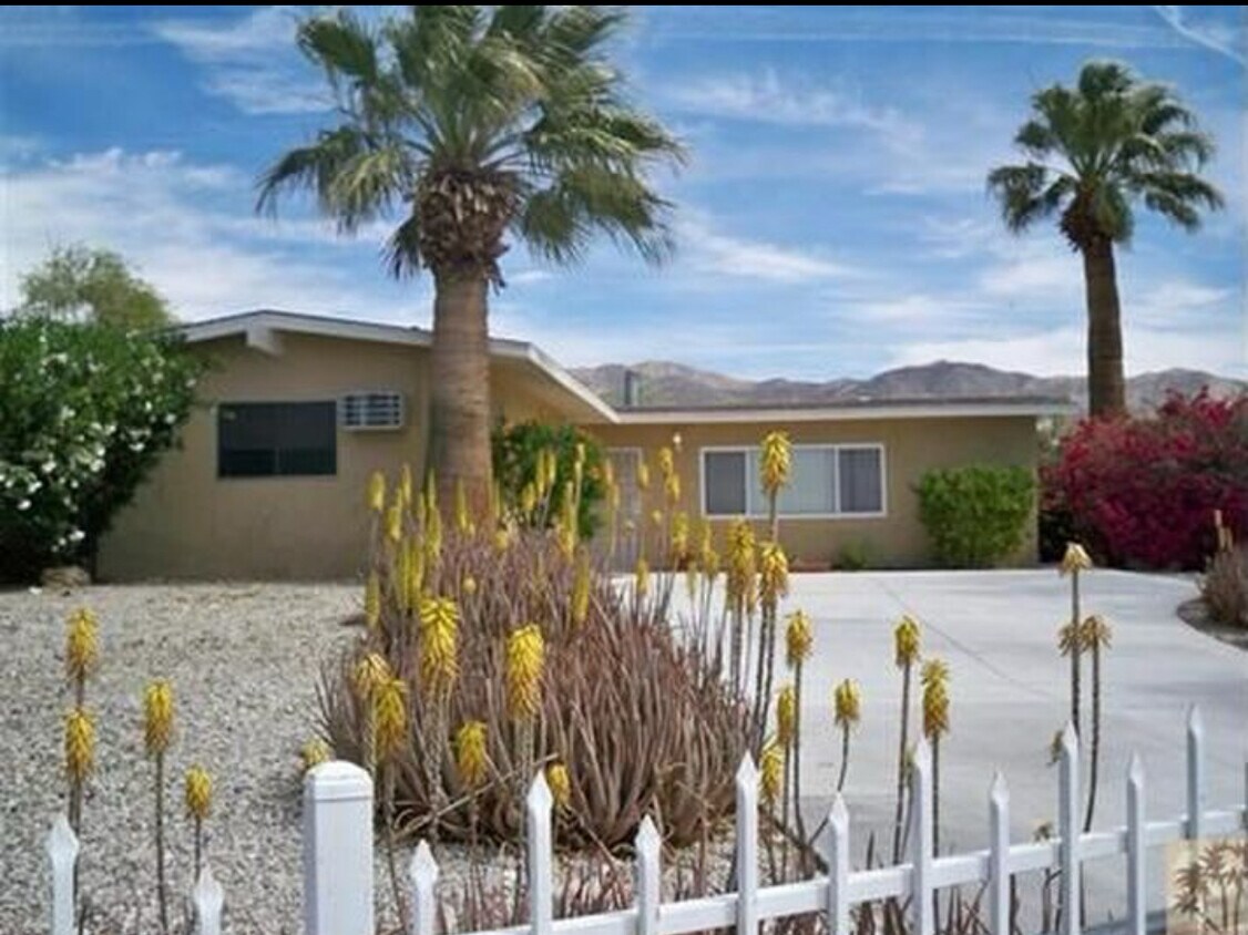 Foto principal - 10265 West Dr