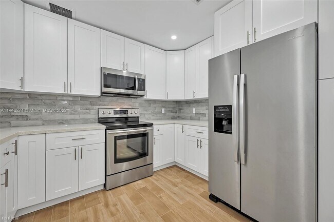 Foto del edificio - 3 br, 2 bath House - 4900 SW 7th St