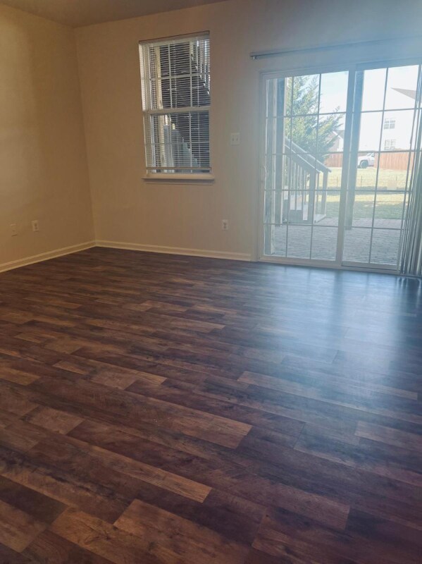 Foto del edificio - 12946 Yellow Jacket Rd
