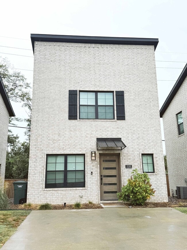 Building Photo - 1530 W Cato Springs Rd