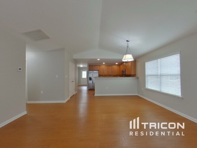 Building Photo - 2028 Stoney Pointe Cir