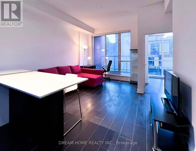 Photo du bâtiment - 170 Sumach St