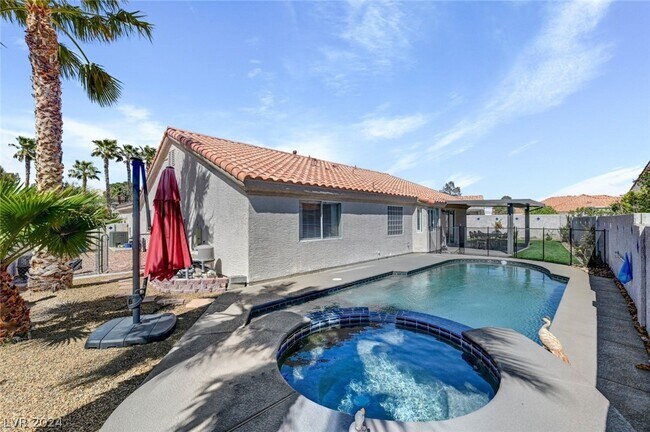 Building Photo - 4020 Forest Knoll Ln