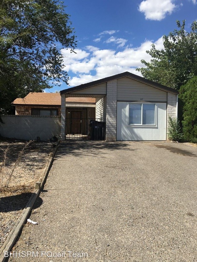 Primary Photo - 2 br, 1.5 bath House - 127 Pearl Dr.
