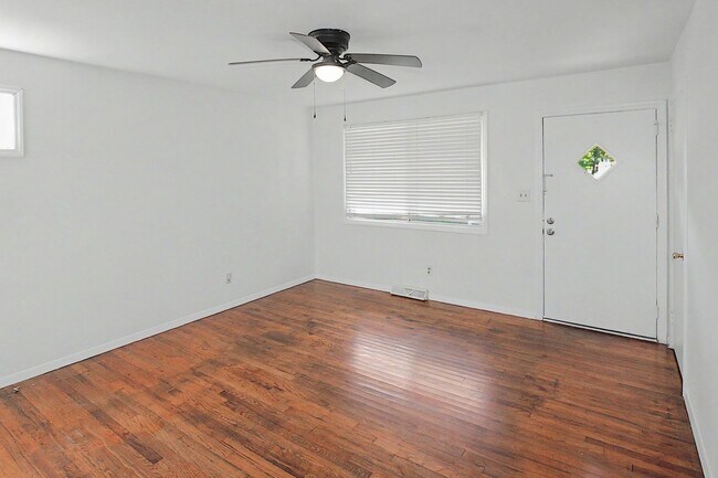 Foto del edificio - Updated 3-Bedroom Ranch with Modern Finishes & Timeless Charm