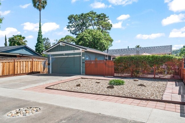 Building Photo - 262 Arbor Valley Dr