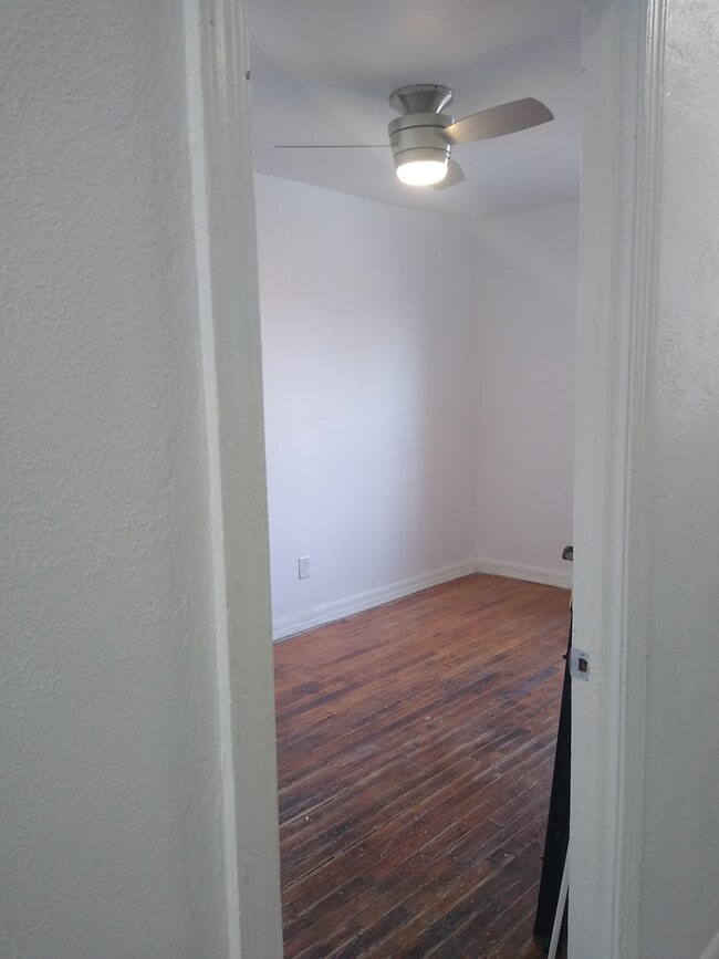 Bedroom - 1422 W St SE