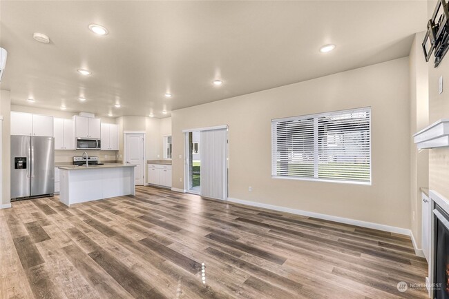 Foto del edificio - Newer 3 Bed 2 Bath House in Blaine--Close ...