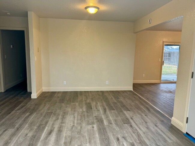 Building Photo - Completely Remodeled House in Great Neighb...