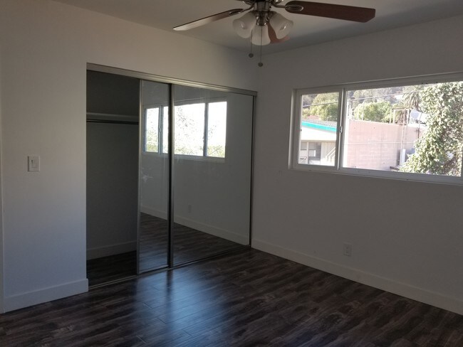 Foto del edificio - 5439 Russell Ave