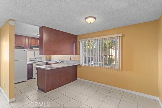 Foto del edificio - 7243 Milton Ave