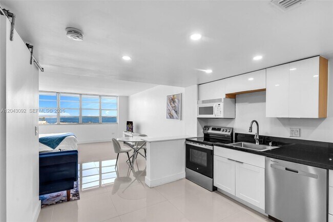 Foto del edificio - 801 Brickell Bay Dr