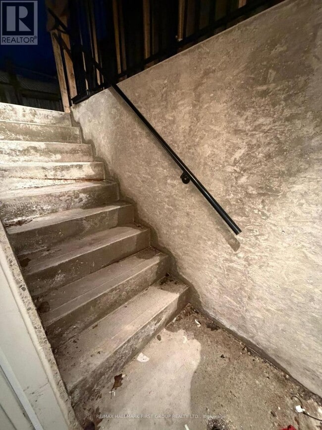 Building Photo - 46 Welsh St