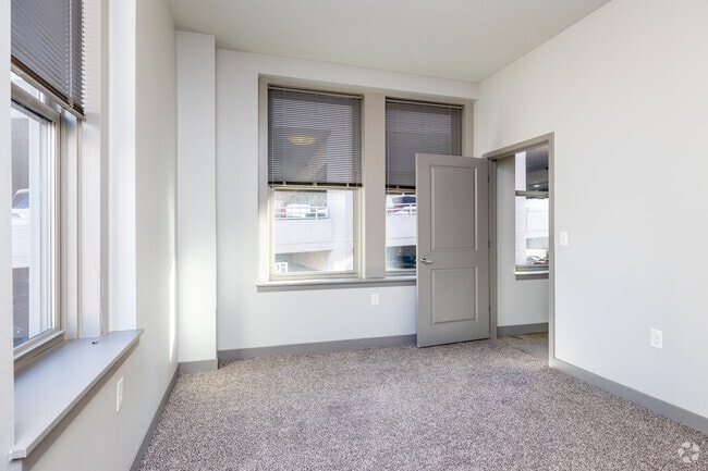 1BR, 1BA - 896SF - Bedroom - Argyle on 12th