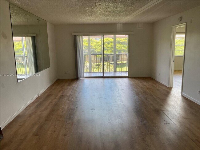 Building Photo - 13000 SW 15th Ct