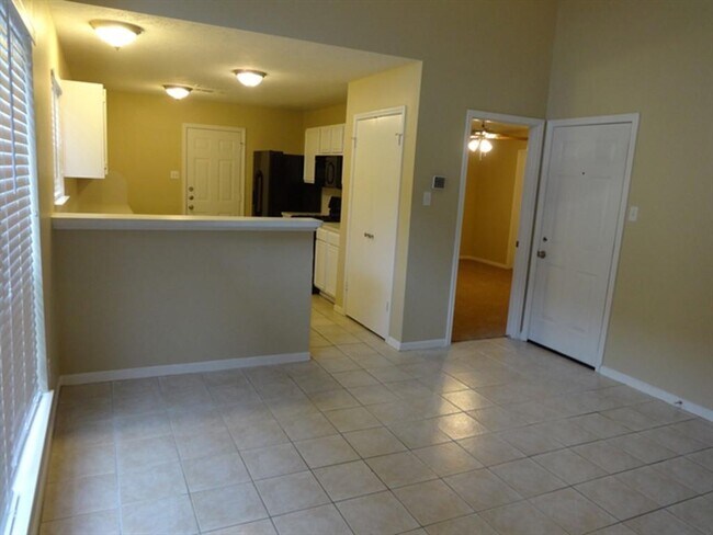 Foto del edificio - 12657 Pine Bush Dr
