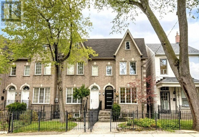 Photo du bâtiment - UPPER 162 CLAREMONT STREET