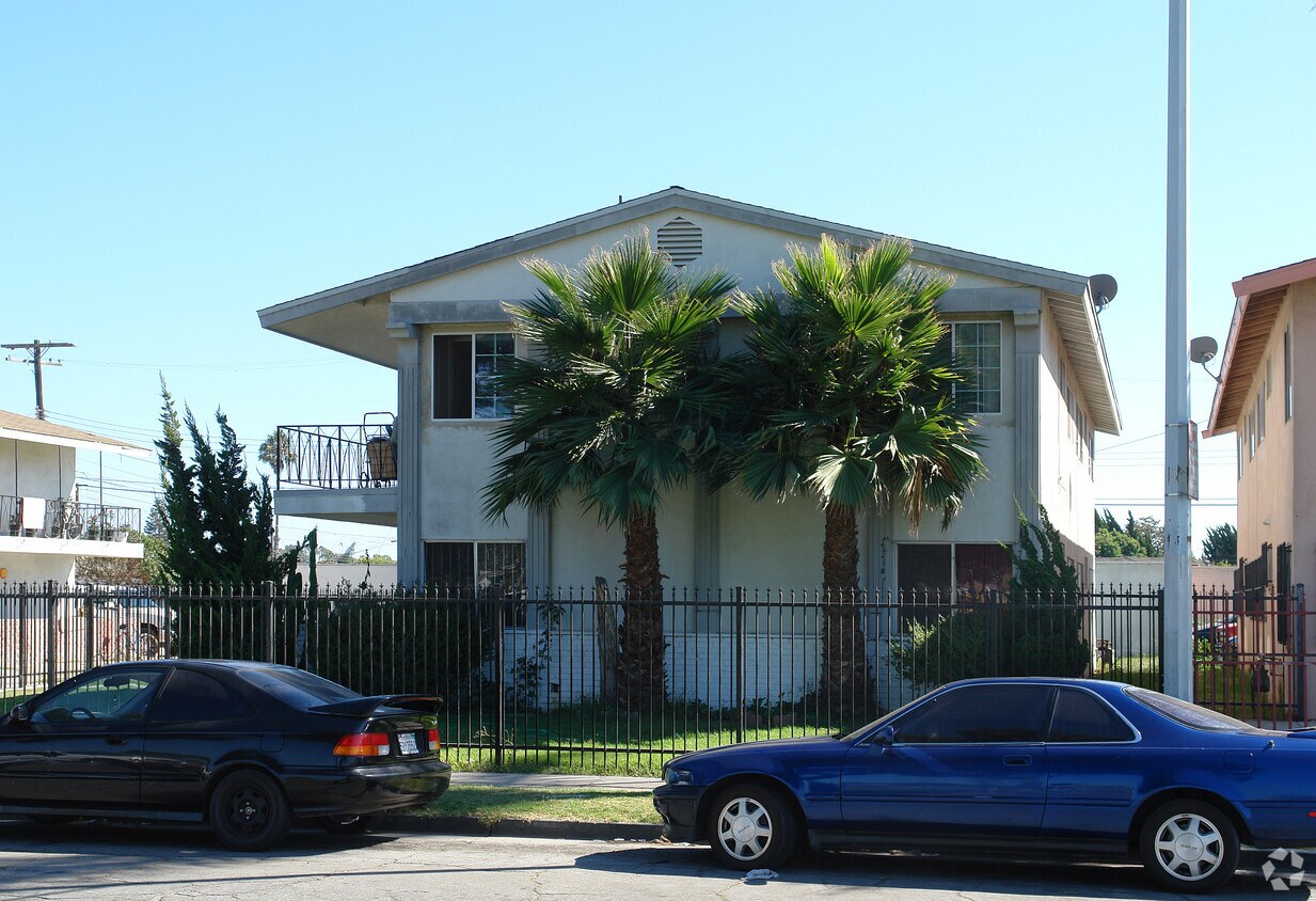 Foto del edificio - 830 W Cedar Ct