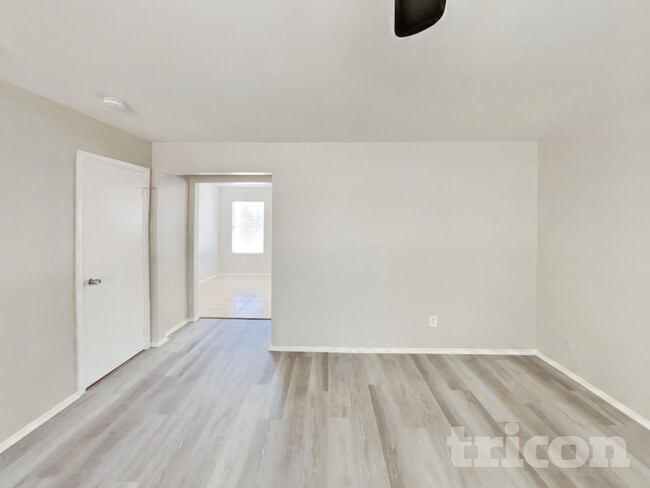 Foto del edificio - 12844 Edgewood Park Dr