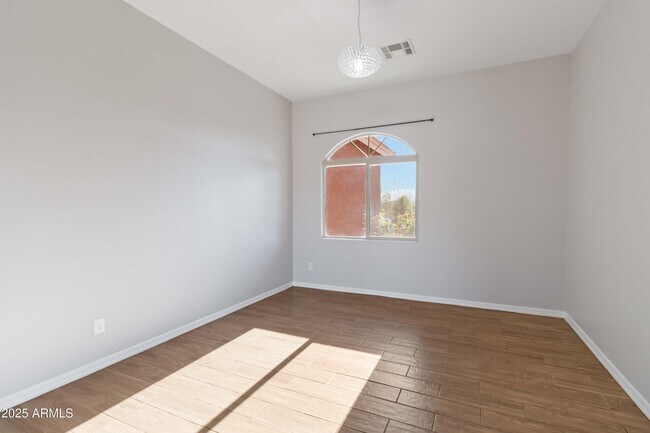 Building Photo - 1511 S 377th Ave