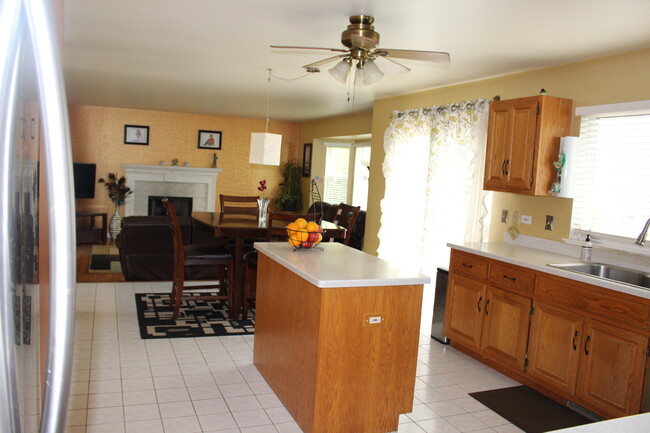 Foto del edificio - 2372 Glenford Dr