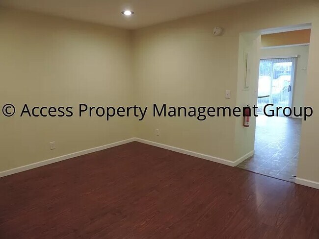 Foto del edificio - 3481 Kenbrooke Ct