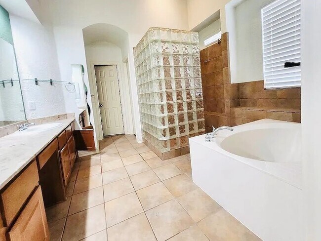 Foto del edificio - 2742 Hidden Knoll Tr