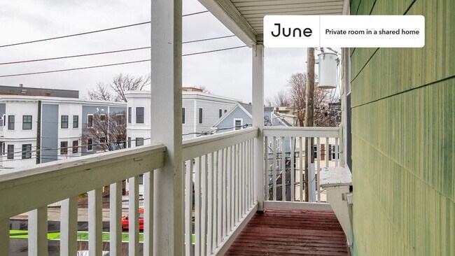 Foto del edificio - Room in Shared 5 bed/1 bath home