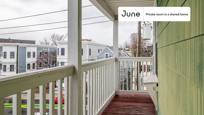 Building Photo - Room in Shared 5 bed/1 bath home